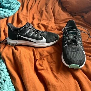 Nike Women’s Quest 2 Black Hyper Turquoise